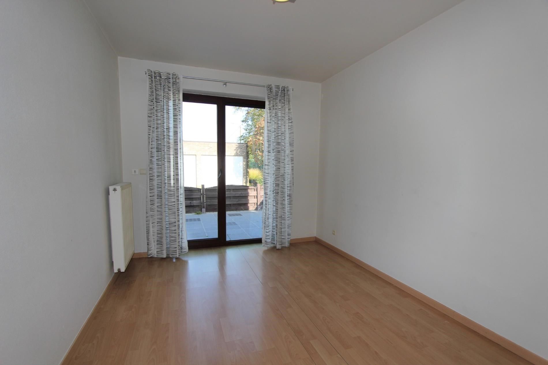 MOOI GELIJKVLOERS APPARTEMENT MET GROOT TERRAS + GARAGE foto 8