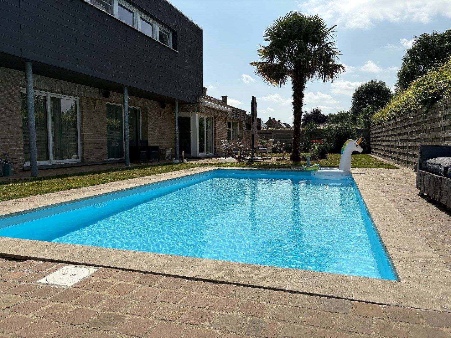 KANTOOR/PRAKTIJK + WOONST MET TUIN EN ZWEMBAD foto 25
