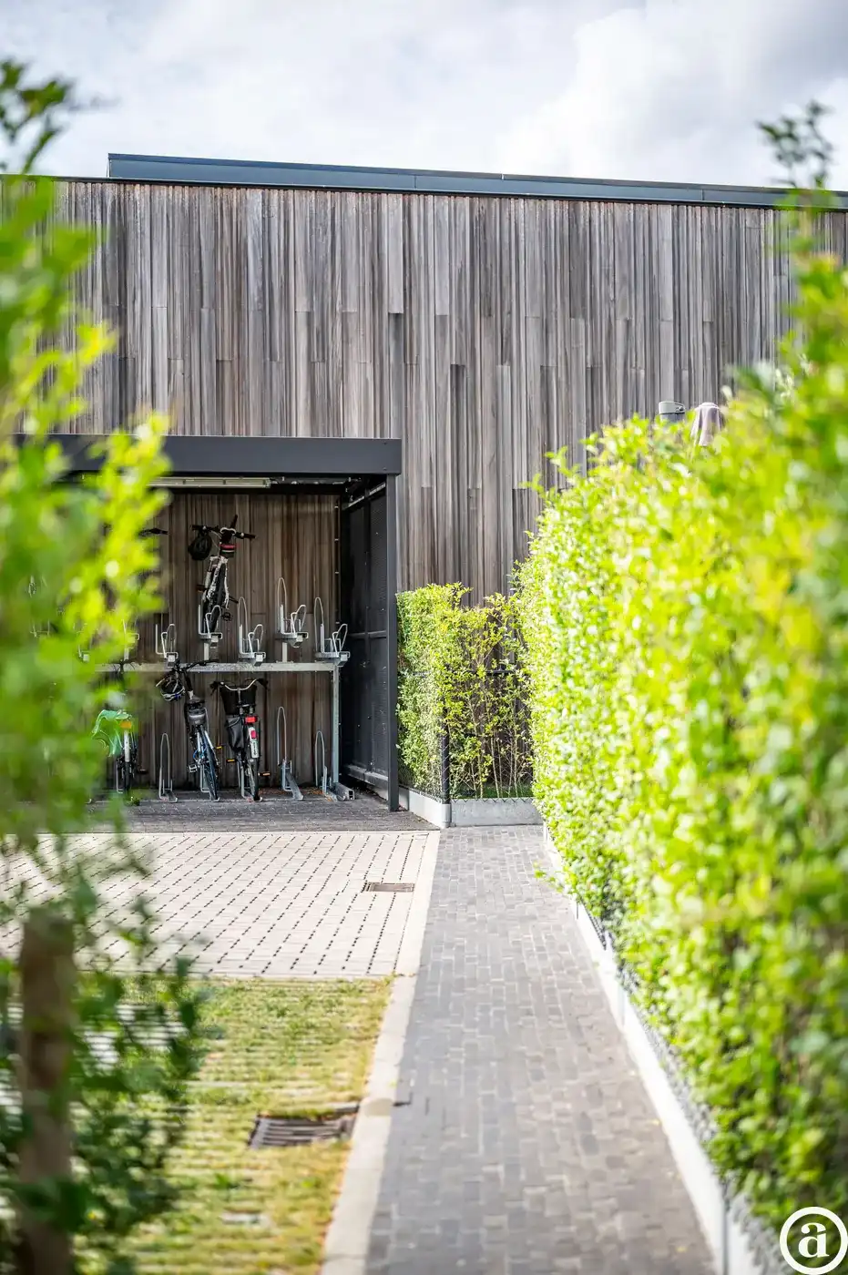 Recent appartement met groot terras, centrum Waregem [Stationsstraat]. foto 21