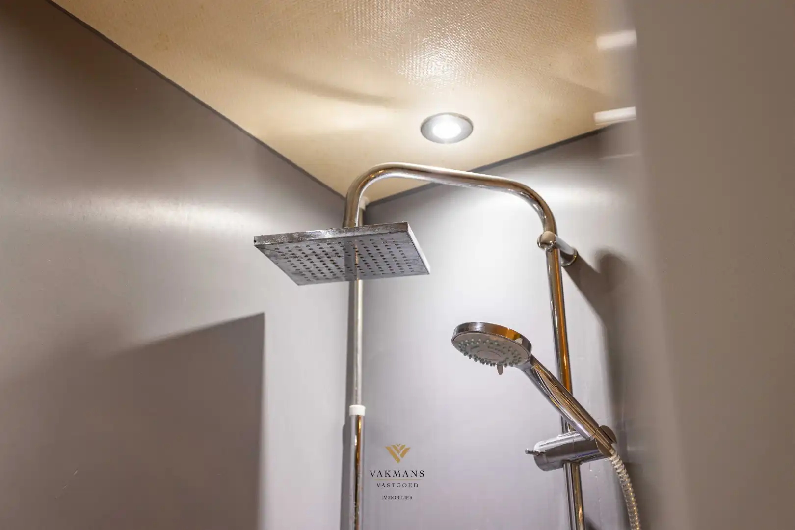 Fermette woning met oprit, dubbele garage en prachtige tuin foto 21