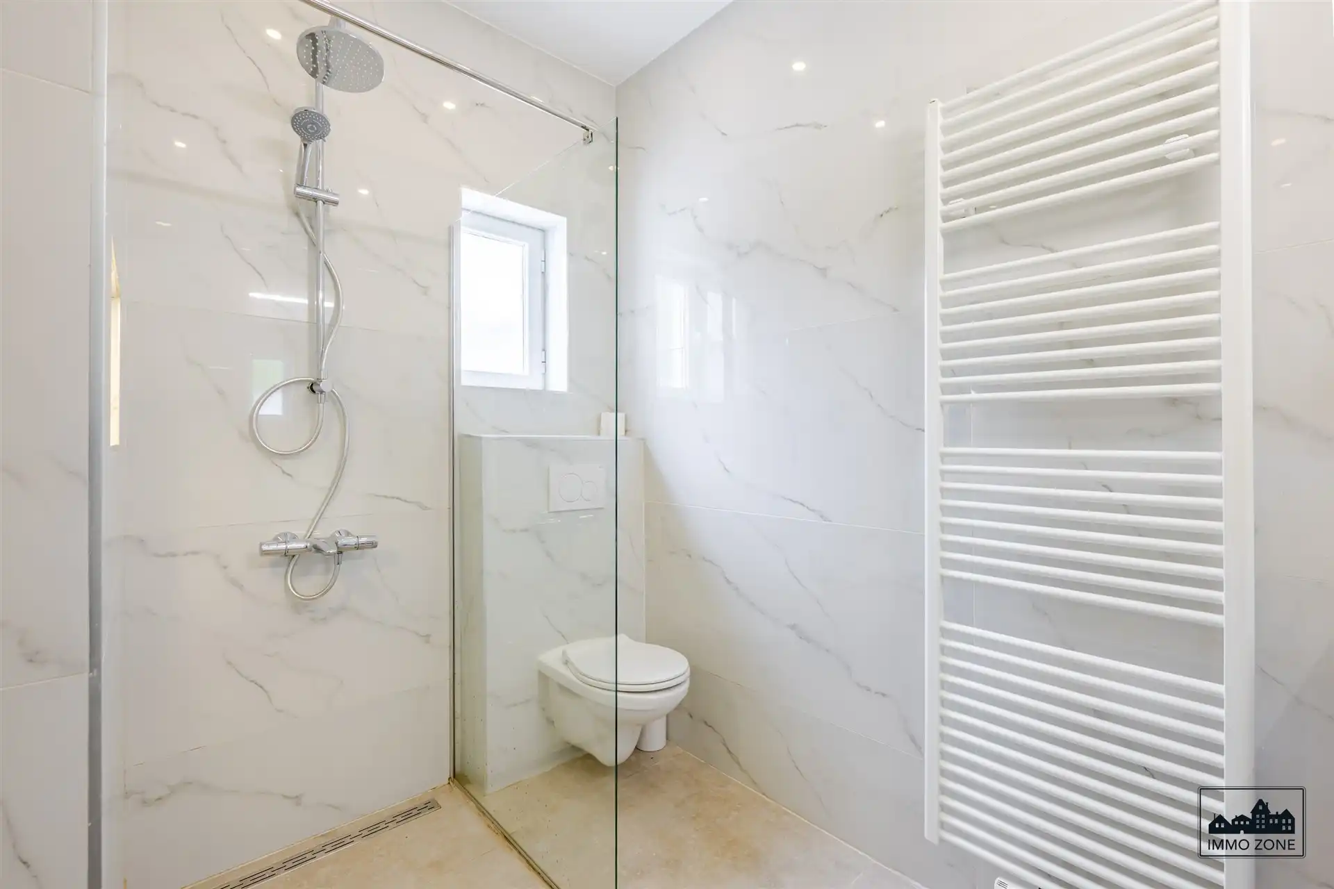 Gerenoveerde 4 slaapkamer woning foto 9