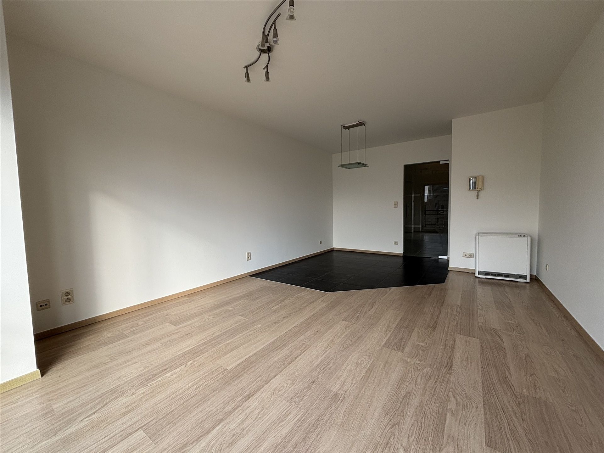 Duplex met 2 slaapkamers & 2 extra zolderkamers foto 4