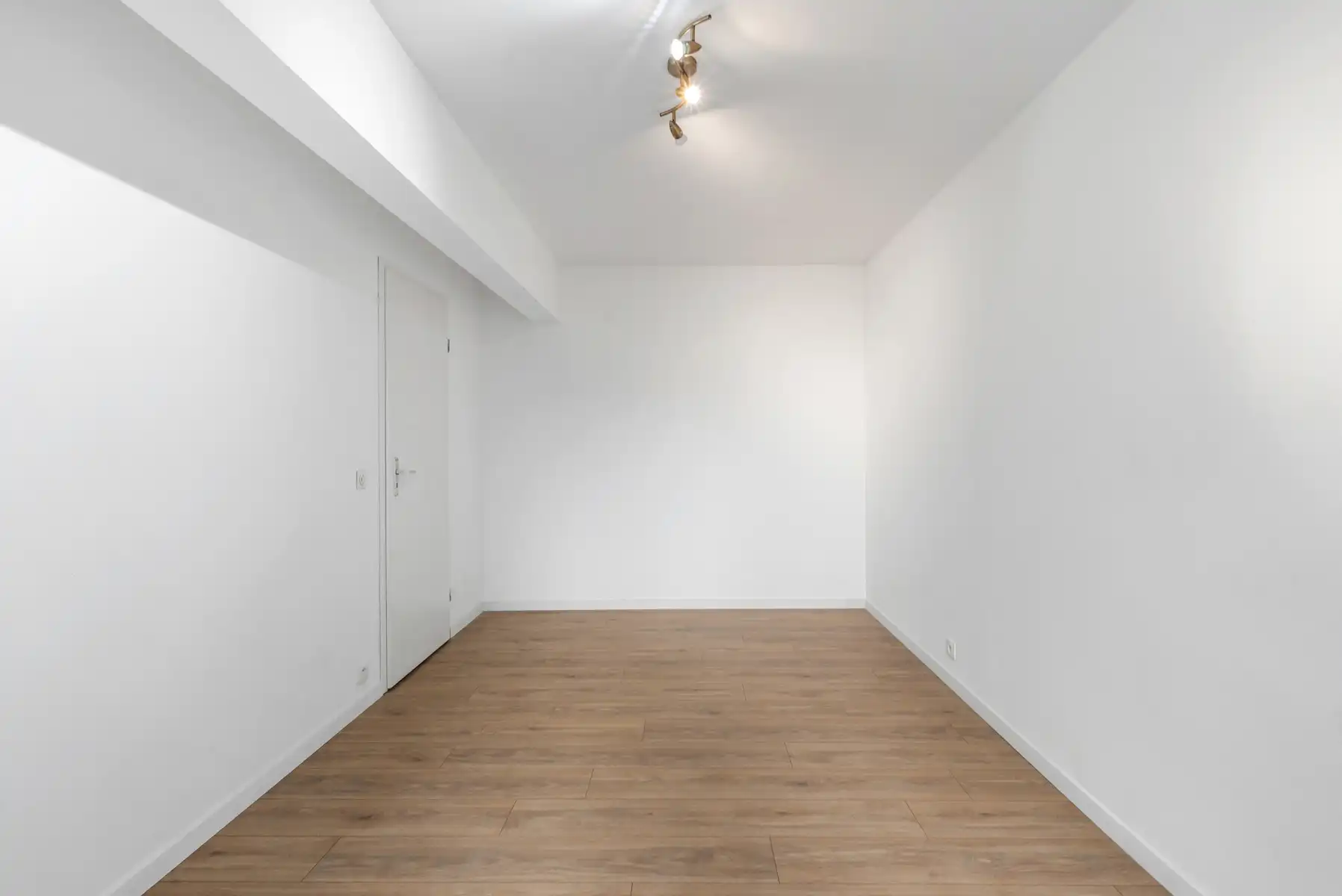 Gelijkvloers 1 slaapkamer appartement met ruim terras foto 12