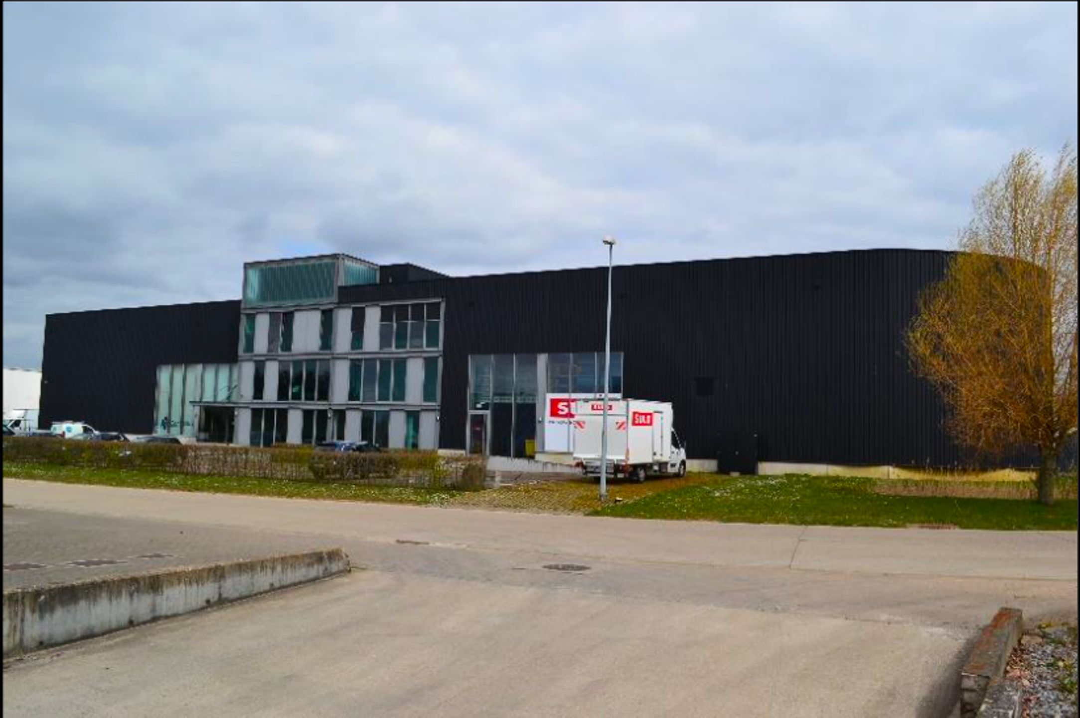 TE HUUR Kantoorruimte 1 te Meerhout foto {{pictureIndex}}