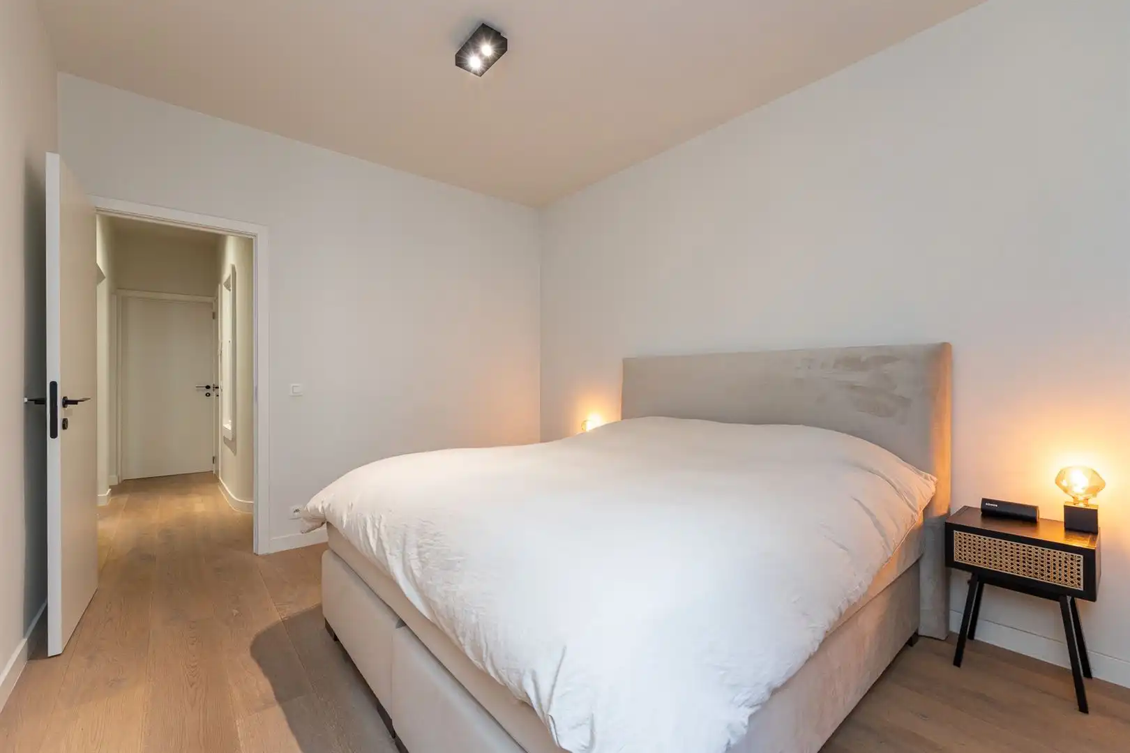 Wegdromen in een Art-deco appartement foto 13