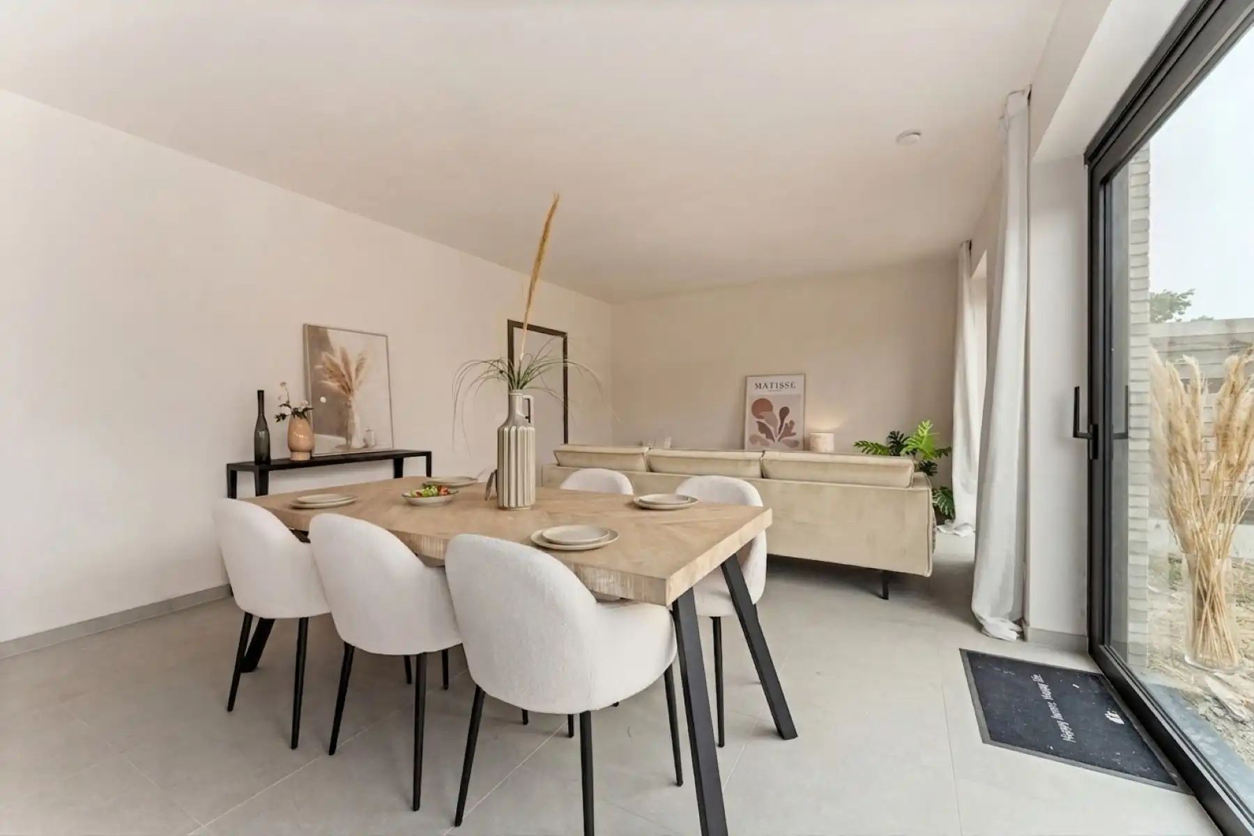 Moderne, halfopen woning foto 5