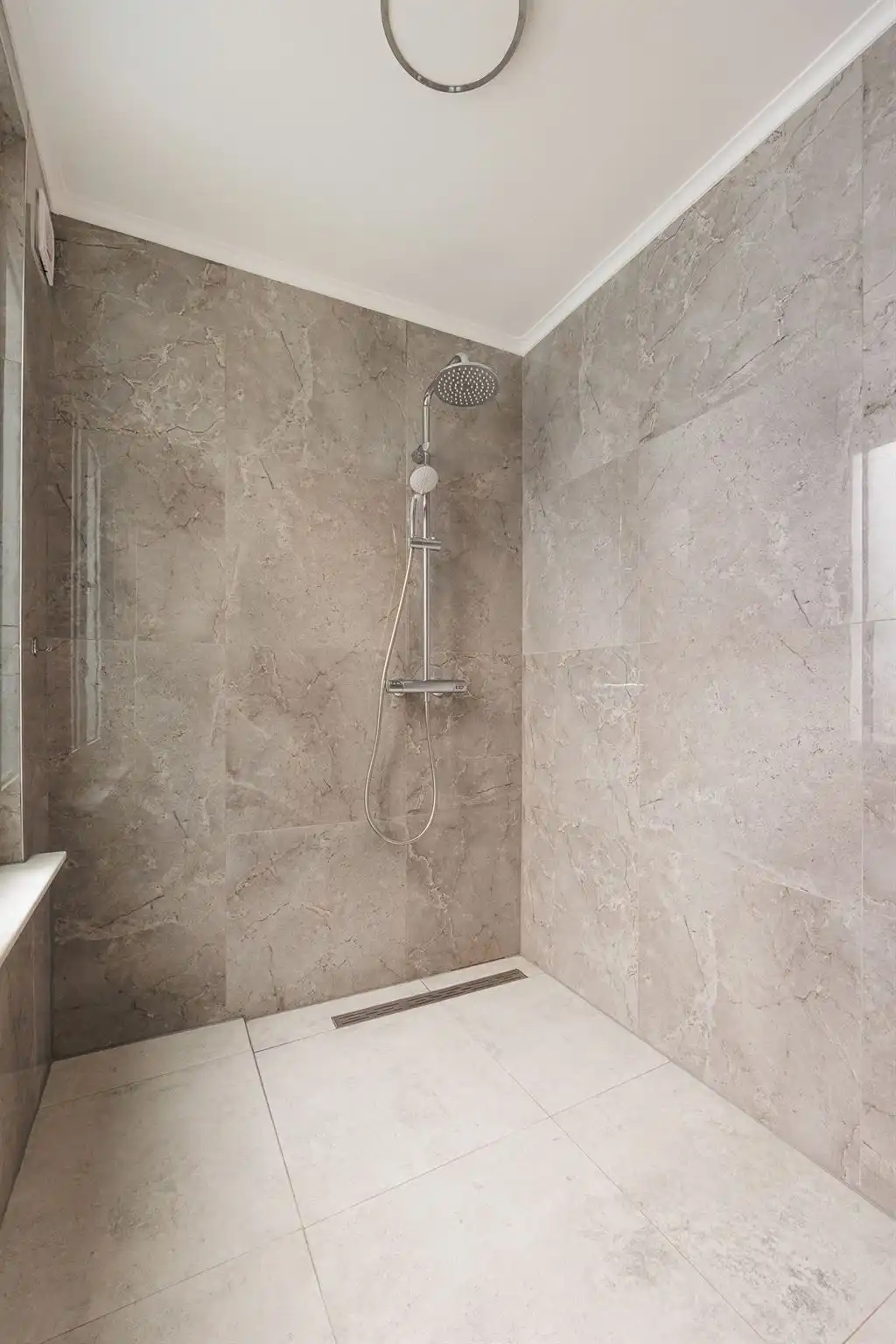 Gerenoveerde woning met 4 slaapkamers aan Krugerpark foto 10