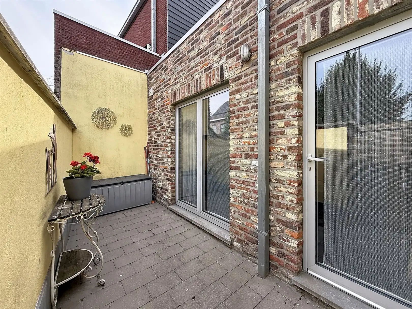 Instapklare stadwoning met koer, 2/3 slpks foto 6