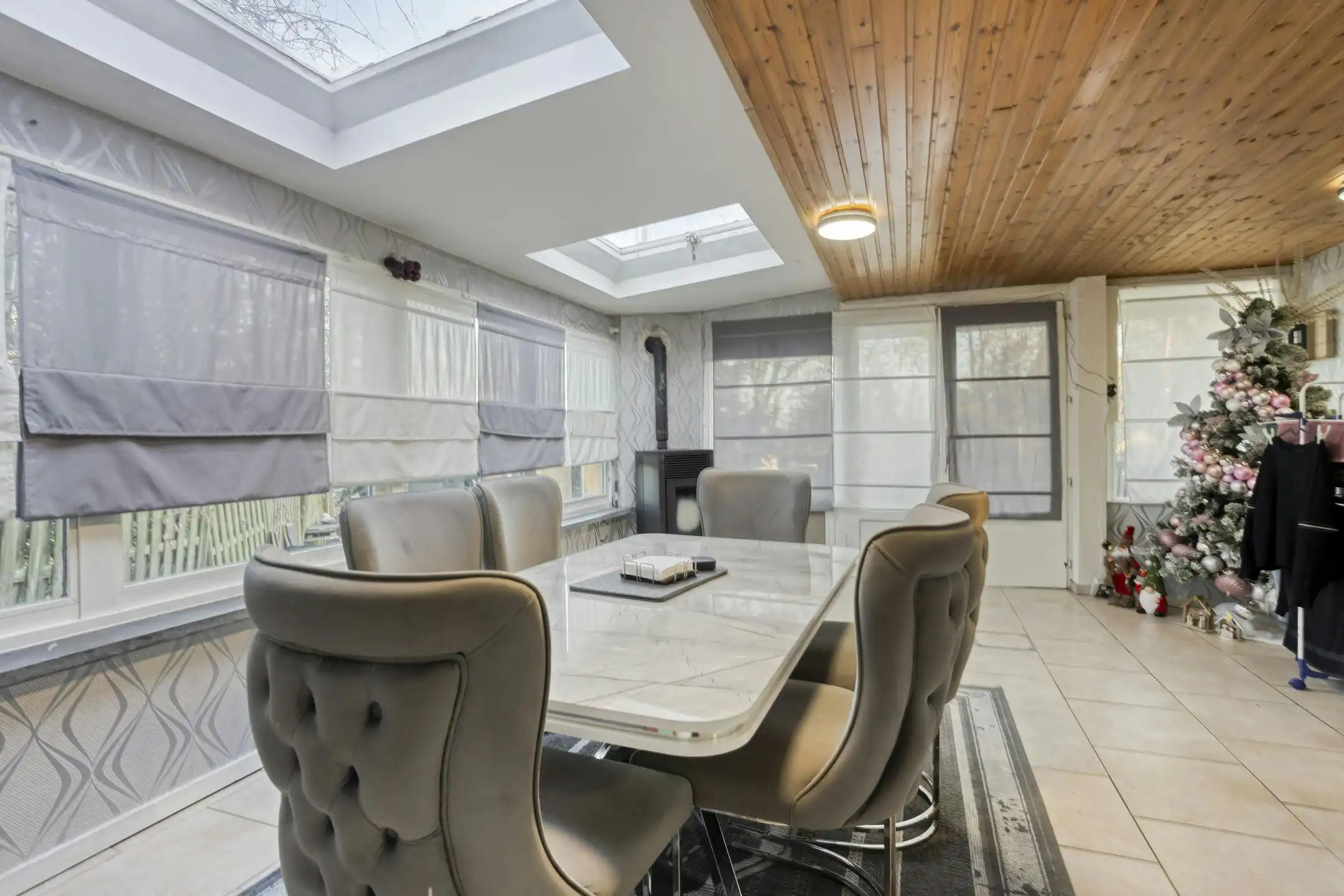 Driegevelwoning te koop in Dworp foto 5