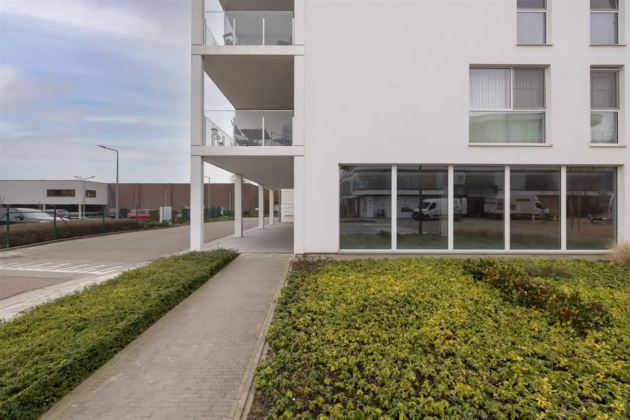 Commerciële ruimte op strategische hoekligging van 135m² foto 8