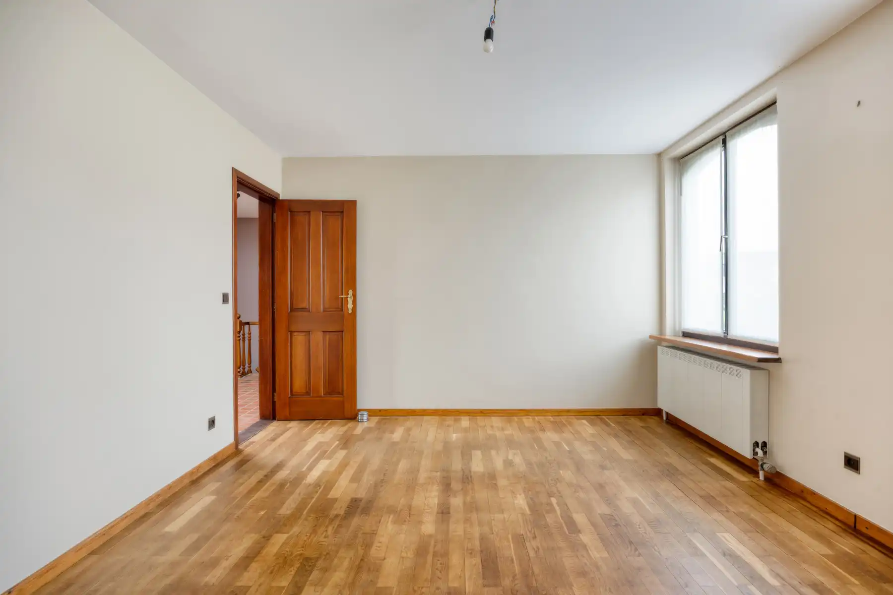 Leemans Immobiliën biedt u deze ruime bel-etagewoning te huur aan in Zellik. foto 14