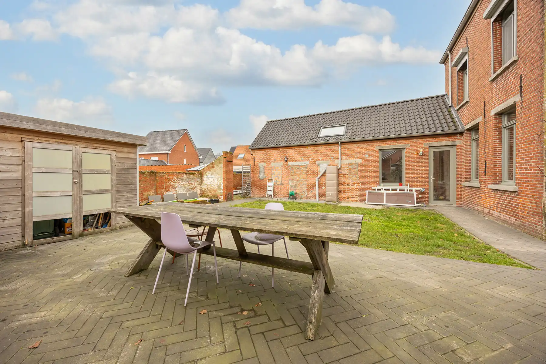 Ruime gezinswoning met tuin en 4 slaapkamers. foto 17