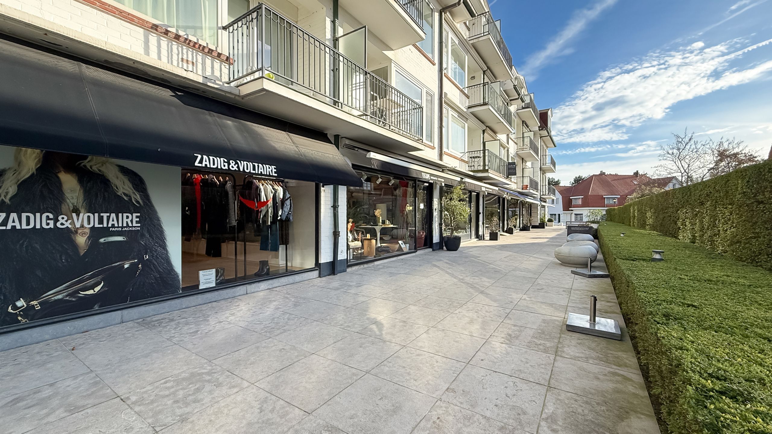 Commercieel winkelpand – Kustlaan, residentie “St-James” foto 5