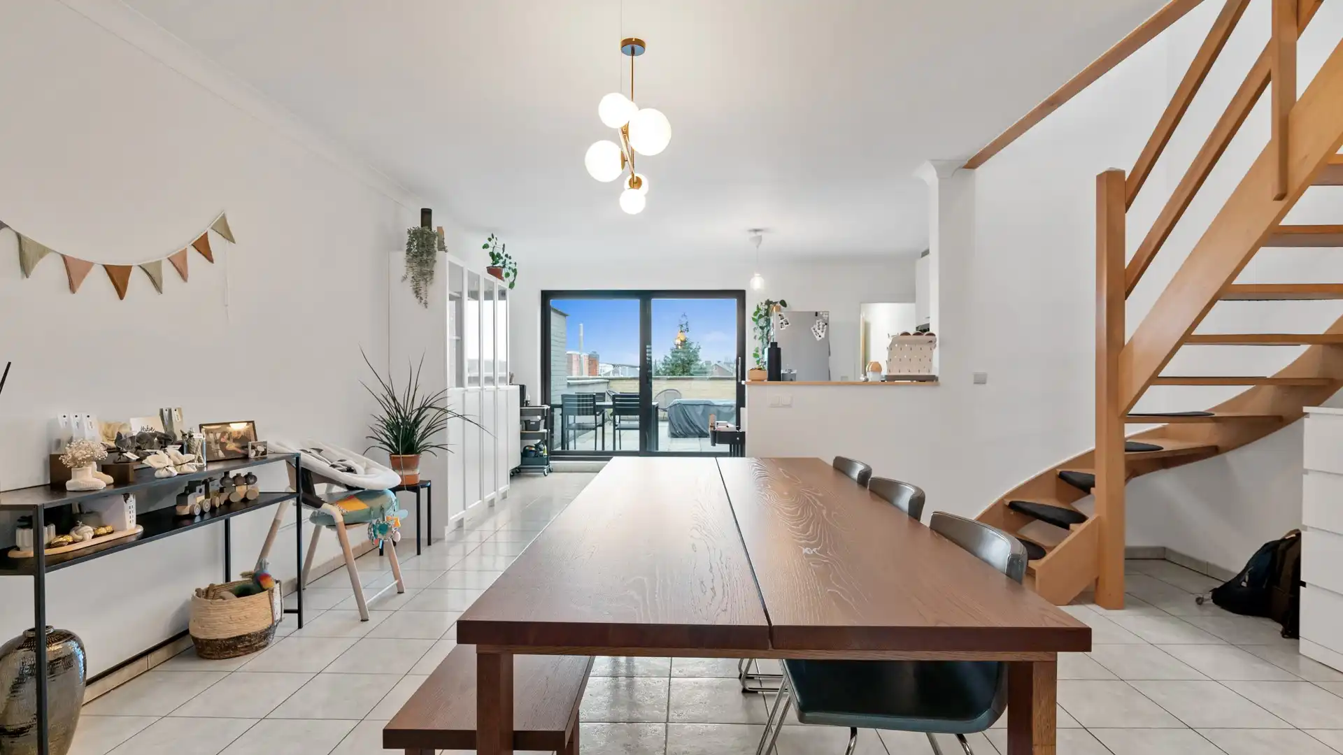 Duplex-appartement met drie slaapkamers en inpandige garage foto 4