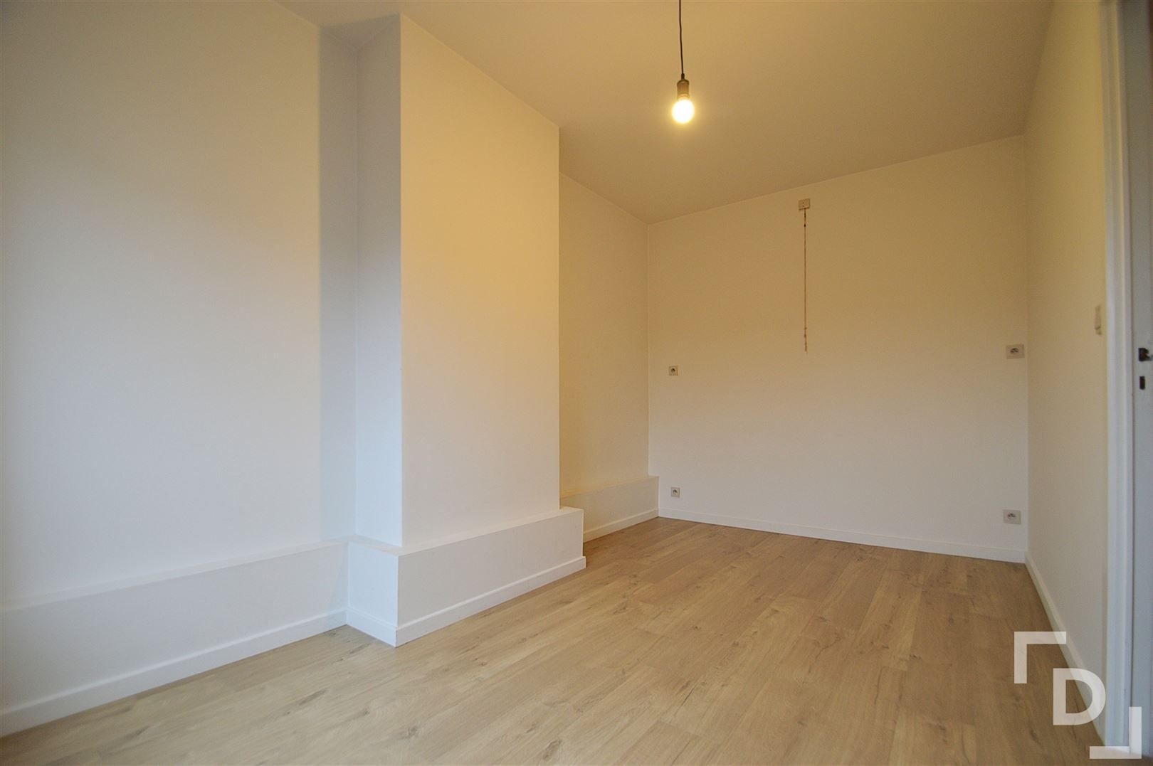 "Gerenoveerde stadswoning in het centrum van Poperinge" foto 13