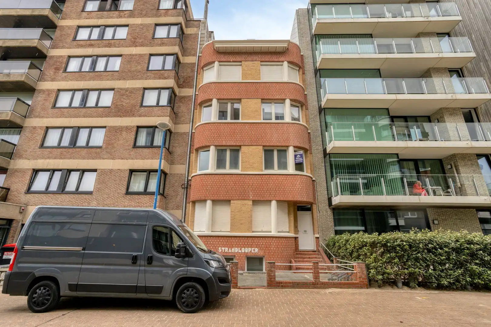 Gerenoveerd 1 slaapkamer appartement in een residentie in Art Deco-stijl met zijdelings zeezicht foto 18