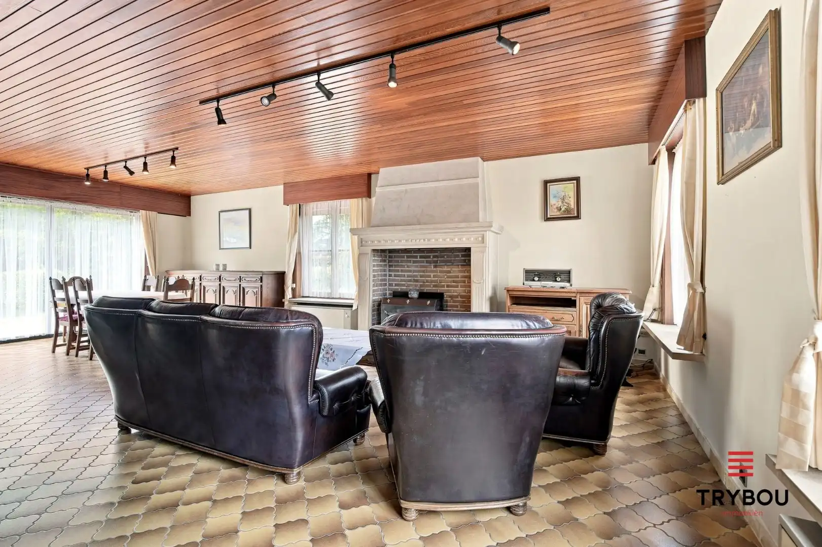 Ruime alleenstaande villa op een royaal perceel van 1265m² foto 4