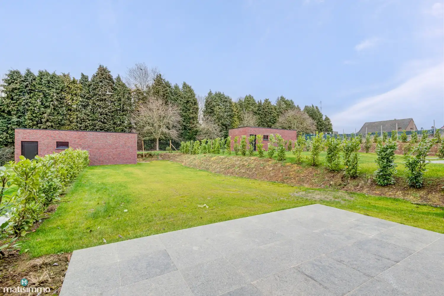 VOLLEDIG AFGEWERKTE EN GESCHILDERDE NIEUWBOUWWONING (EPB E10) MET 3 SLAAPKAMERS, 2 BADKAMERS, 2 GARAGES, KELDER EN AANGELEGDE TUIN IN WERM foto 36