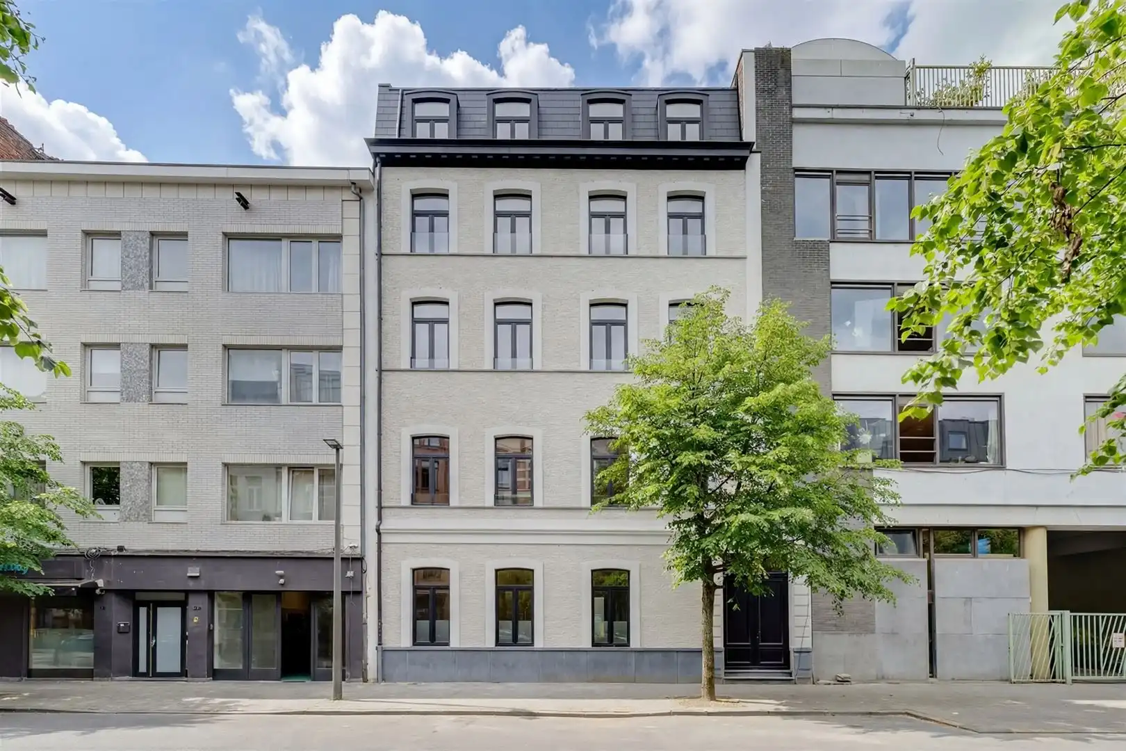 Prachtig gelijkvloers met stadstuin op het Zuid foto {{pictureIndex}}