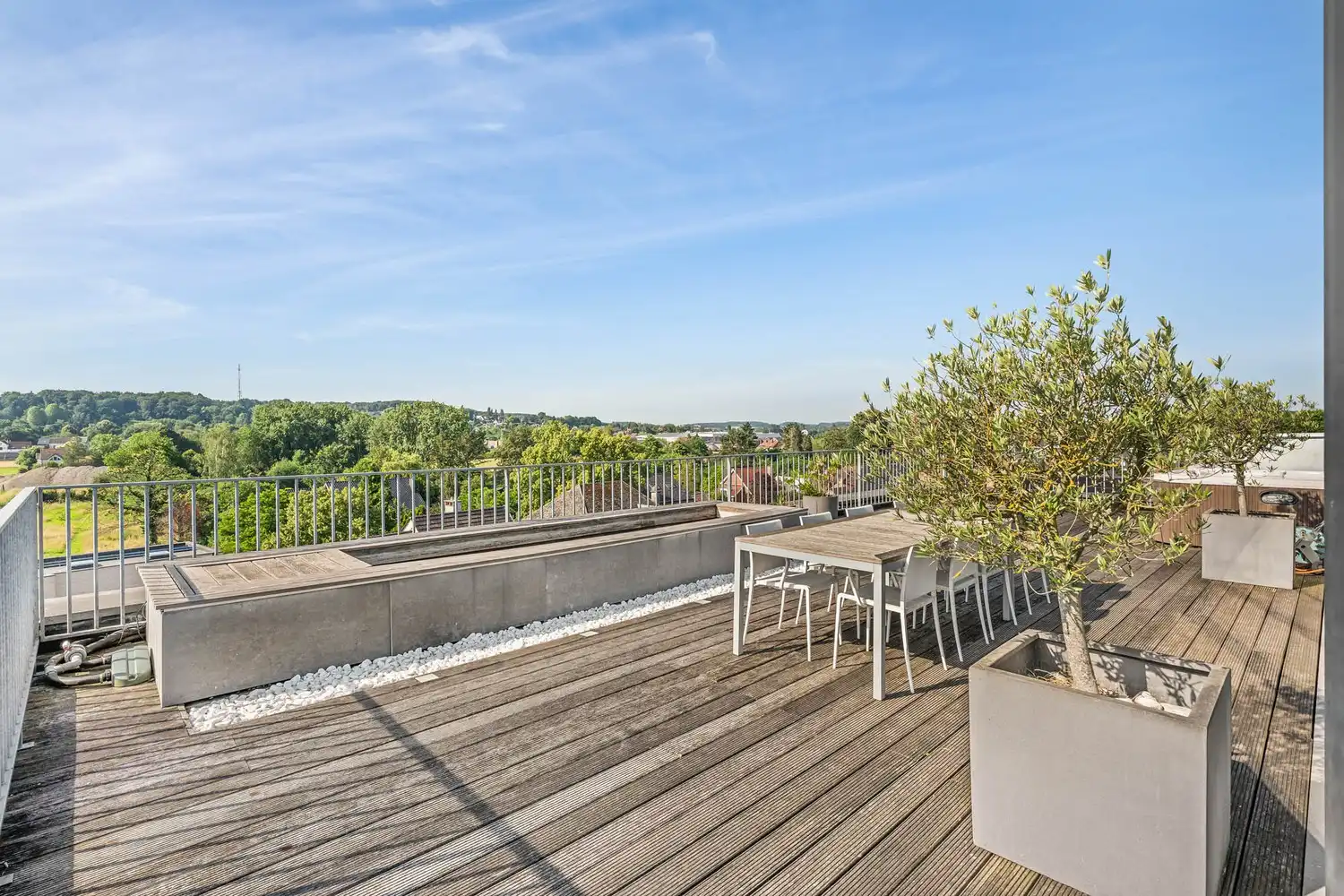 Unieke industriële loft van 240 m² met panoramisch dakterras van 96 m², jacuzzi en sauna foto 26