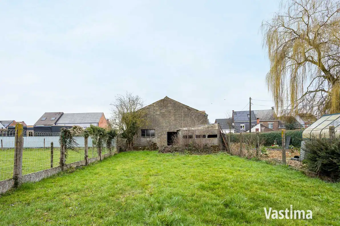 Woning met loods en grote tuin foto 27