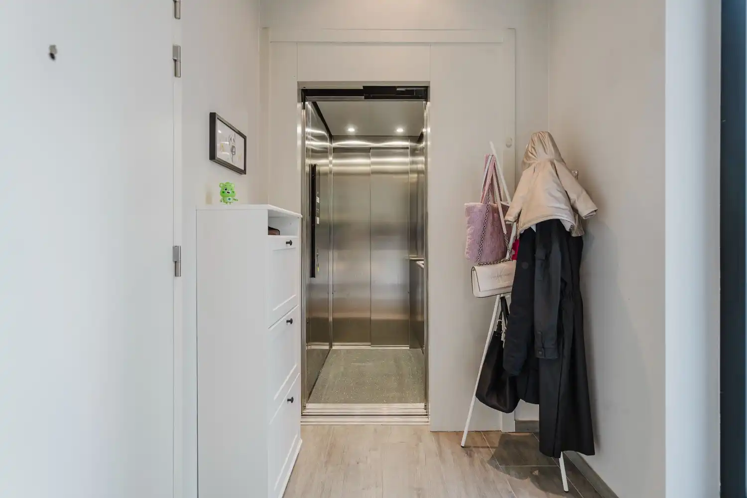 BIJZONDERE LOFT MET PRIVÉTUIN EN ZWEMBAD foto 6