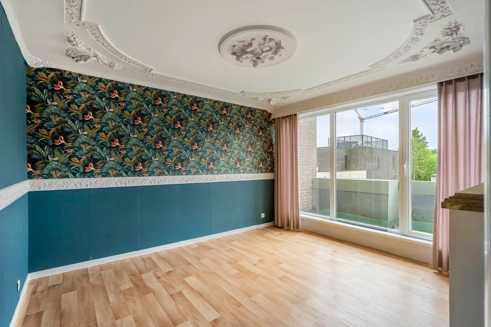 Comfortabel, zeer ruim appartement met 4 slaapkamers, terras en garage in het centrum van Neeroeteren!  foto 24