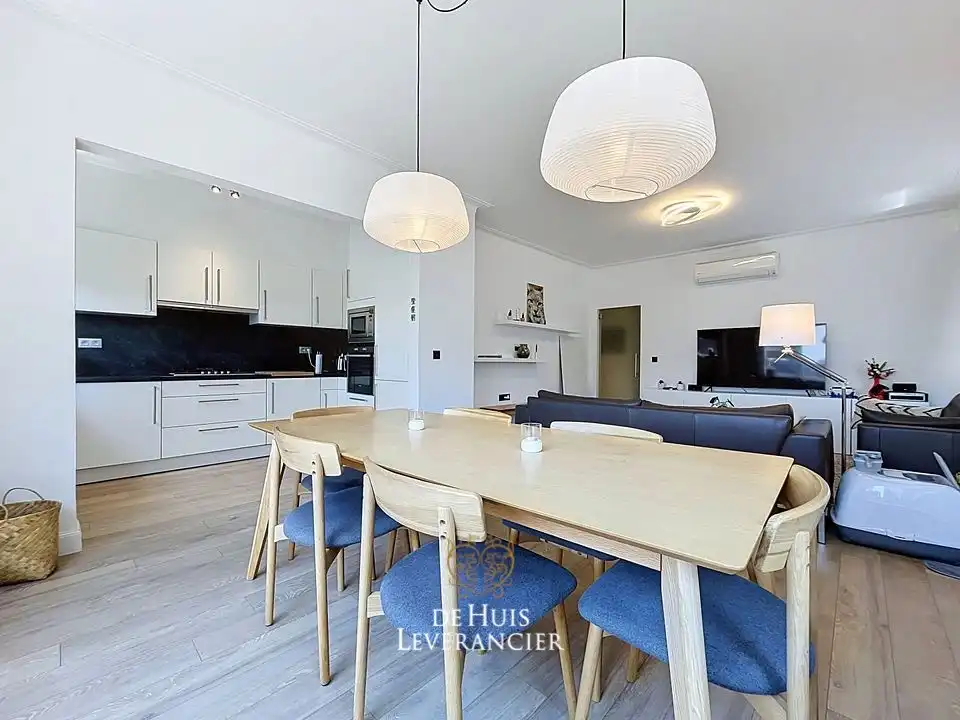 Lichtrijk en instapklaar 3-slaapkamerappartement (106 m²) met garage en gunstig EPC (B) op toplocatie in Wilrijk! foto 6