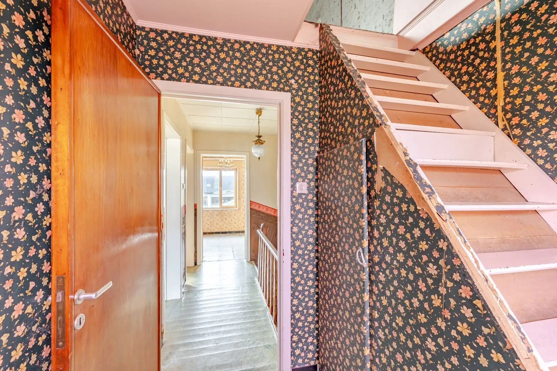 Gunstig gelegen op te frissen woning te Lede foto 17