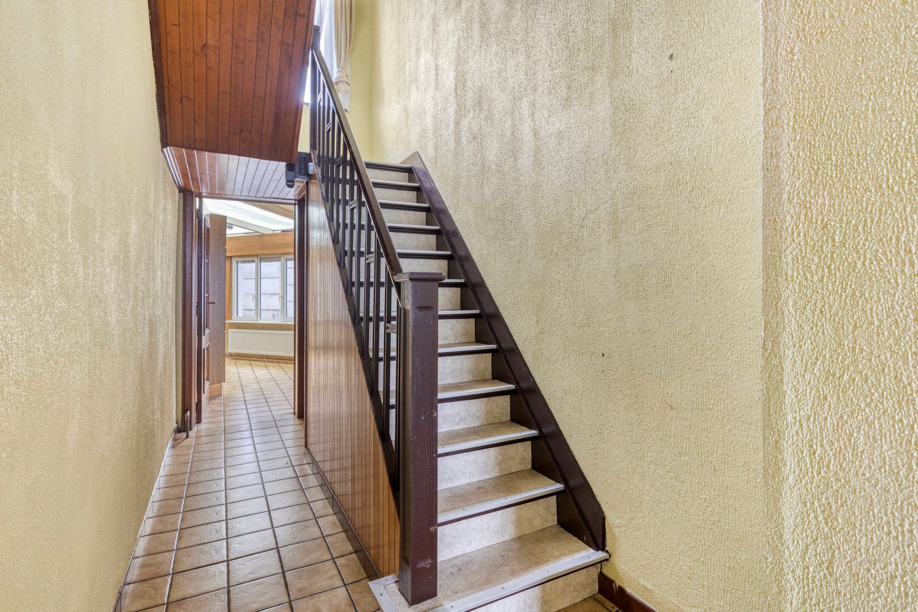 Te renoveren woning met zuidgerichte tuin foto 3