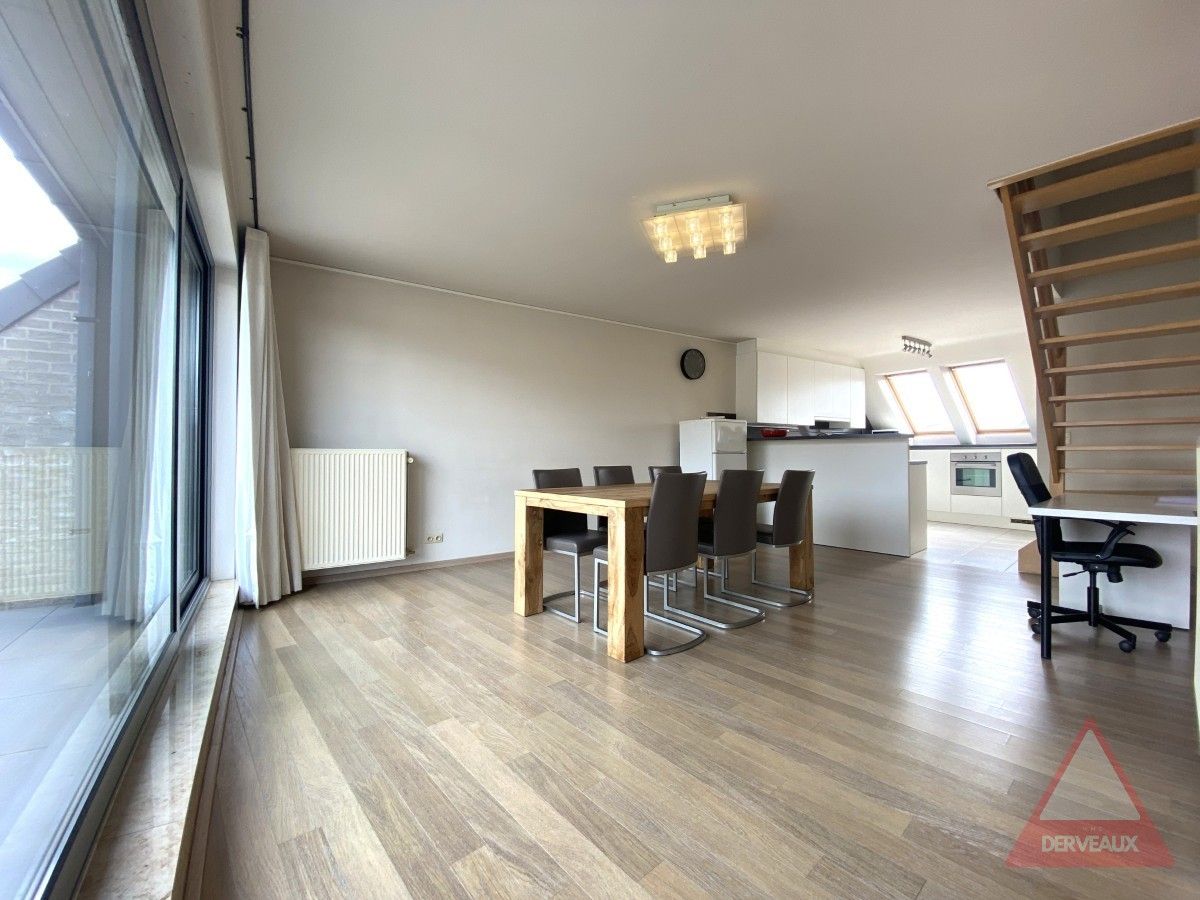 Rumbeke – Lichtrijk duplexappartement met 2 slaapkamers en garage foto 5