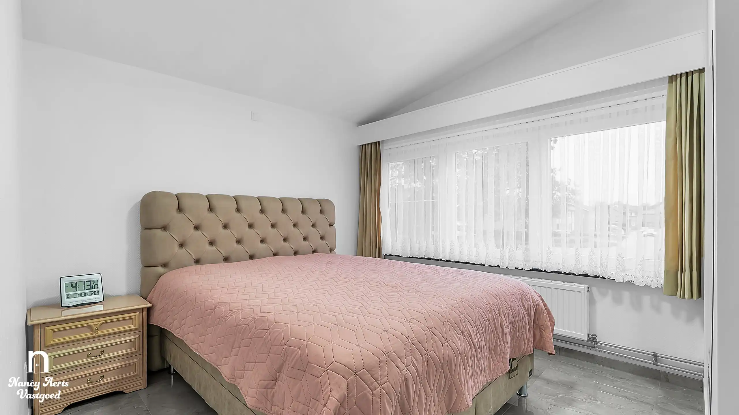 Gerenoveerde woning met 4 slaapkamers, tuin en leefkeuken foto 19