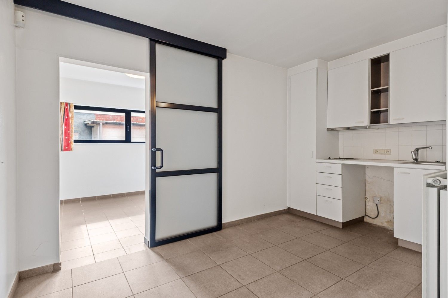 Handelspand met duplex in het centrum van Wijnegem! foto 8