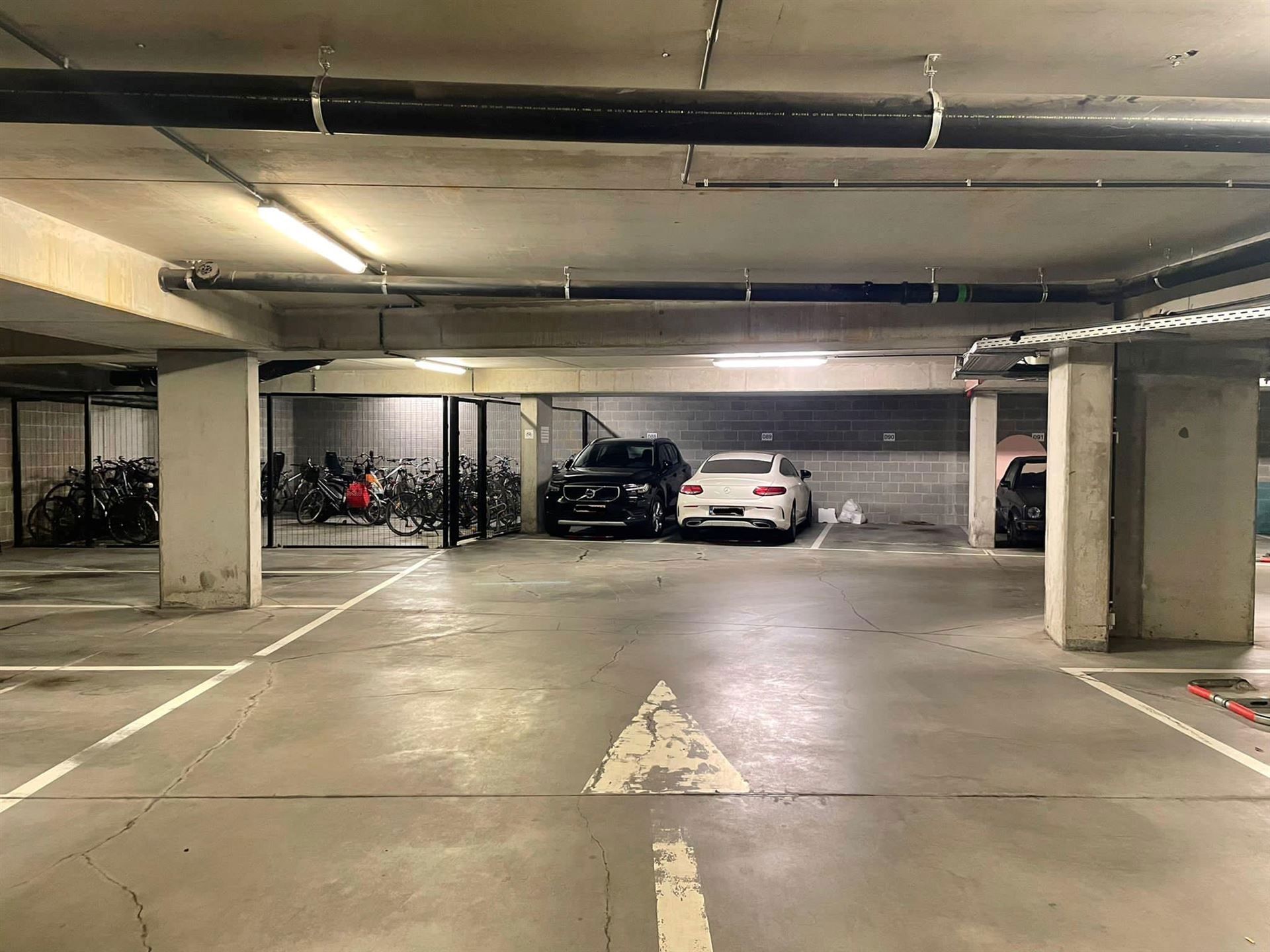Staanplaats in kelderverdieping nabij Drongensesteenweg foto 3