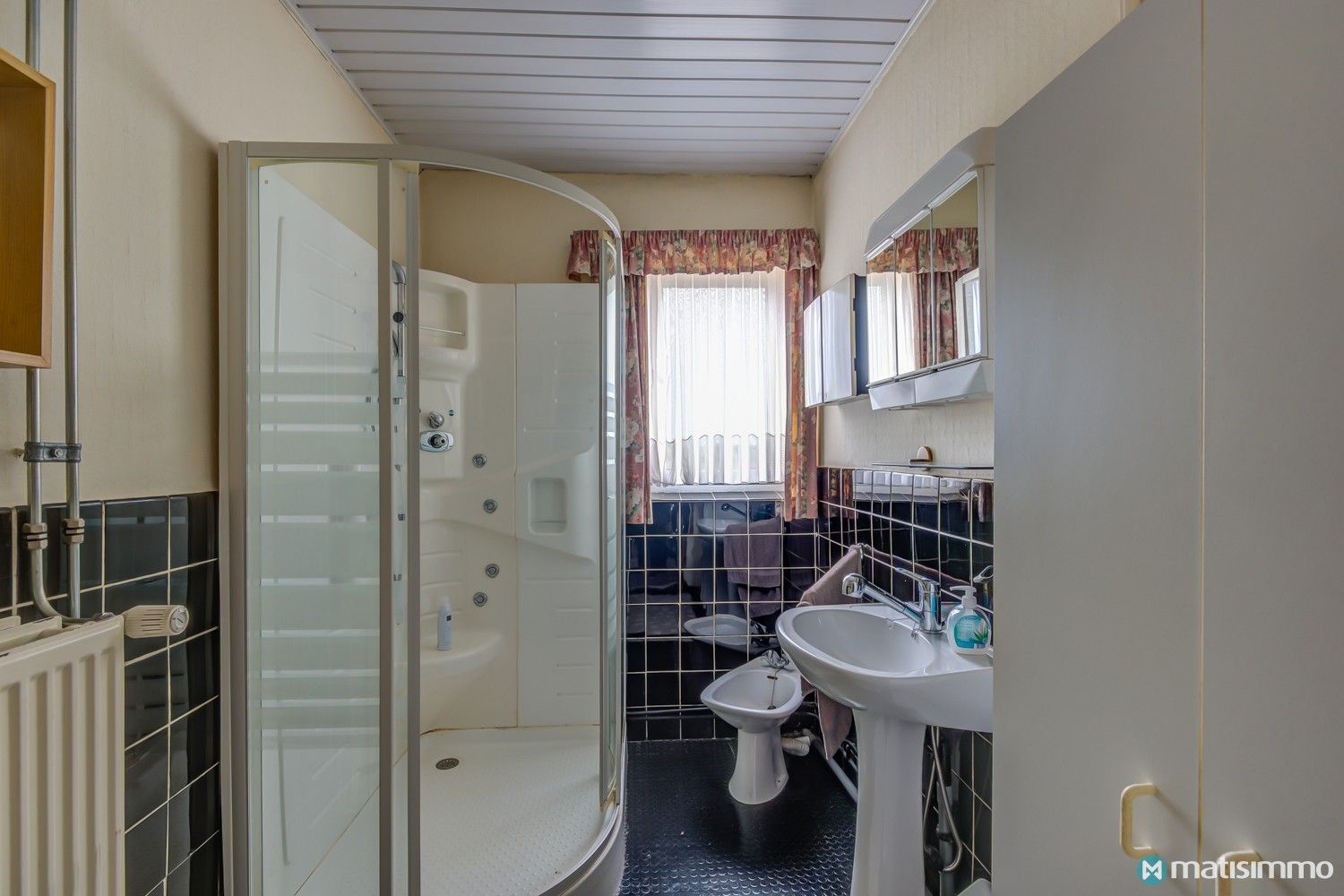 RUIME WONING MET 4 SLAAPKAMERS, VRIJSTAANDE GARAGE EN GROTE TUIN GELEGEN TE DILSEN-STOKKEM foto 14