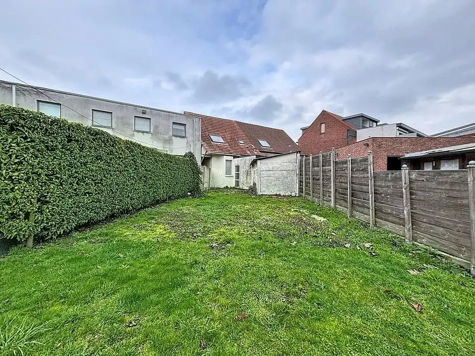 Te renoveren huis te koop in centrum Wuustwezel foto 24