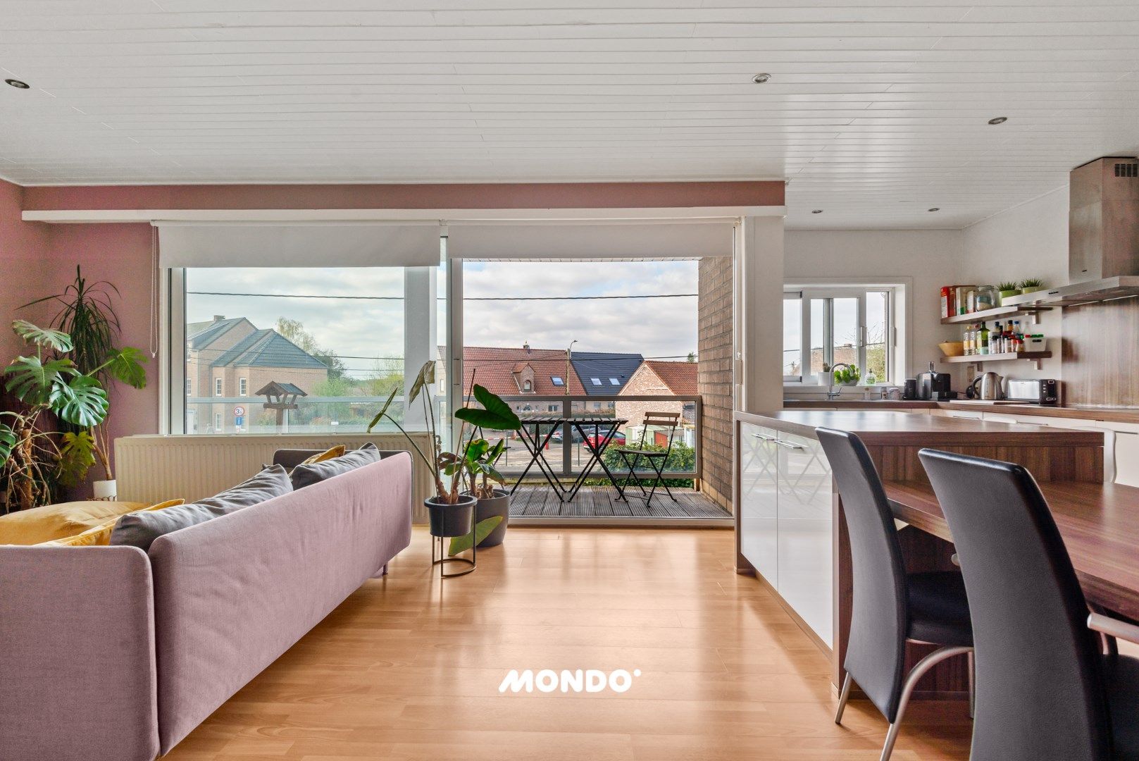 Instapklaar appartement met autostaanplaats  foto 4