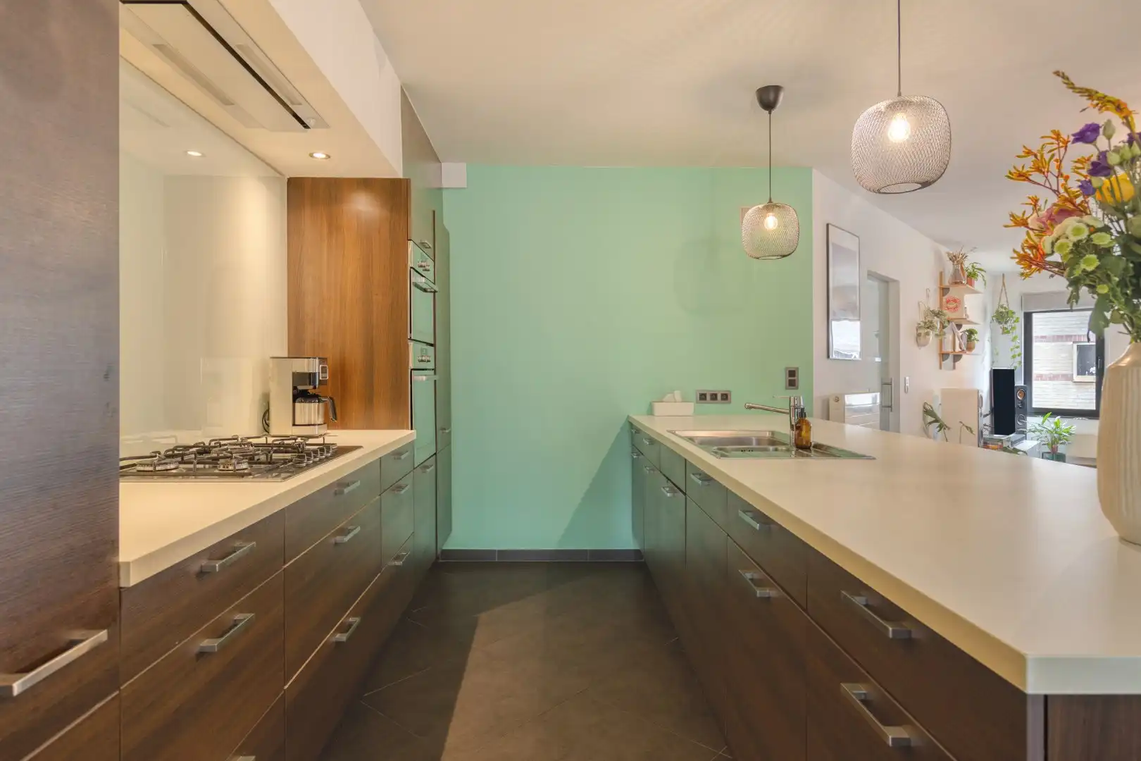 Instapklare bel-etagewoning met dubbele garage en tuin in het centrum van Retie foto 10