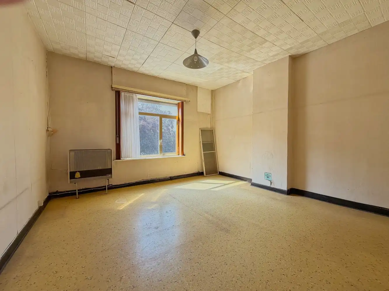 Ruime woning met polyvalente ruimte, zonnige tuin en tal van mogelijkheden foto 9