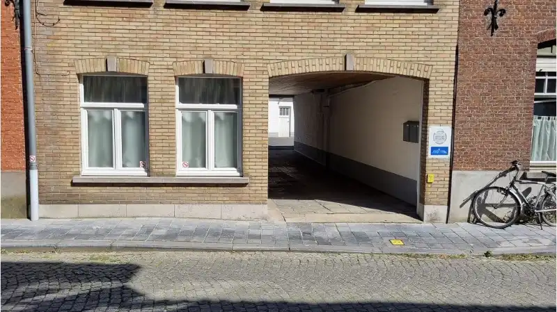 Garagebox te huur in centrum Brugge foto 3
