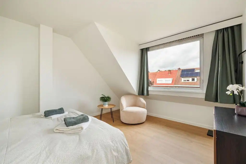 Unieke jaren 80-woning met ruime tuin foto 24