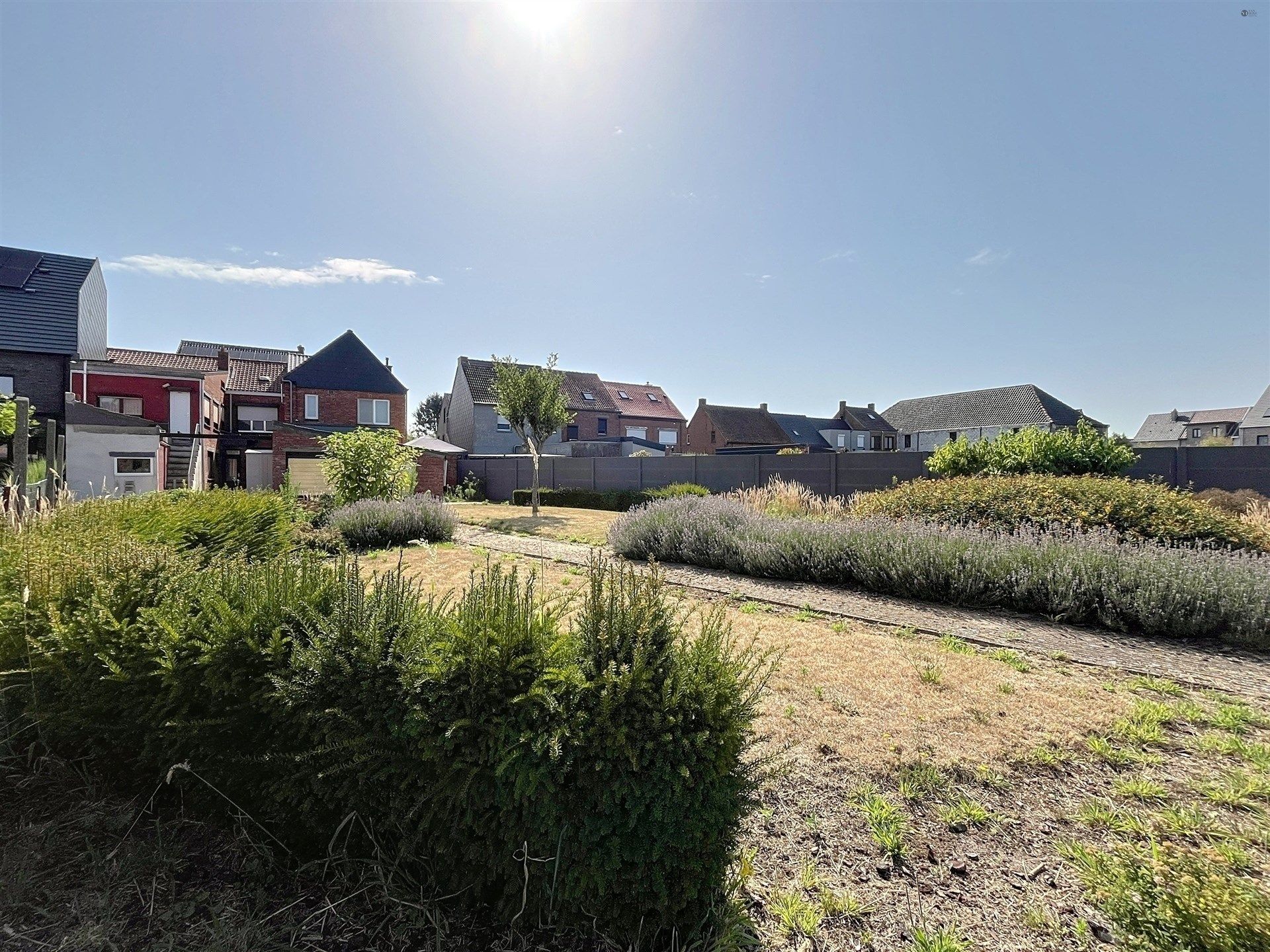Ruime woning met garage op perceel van 512 m² foto 12