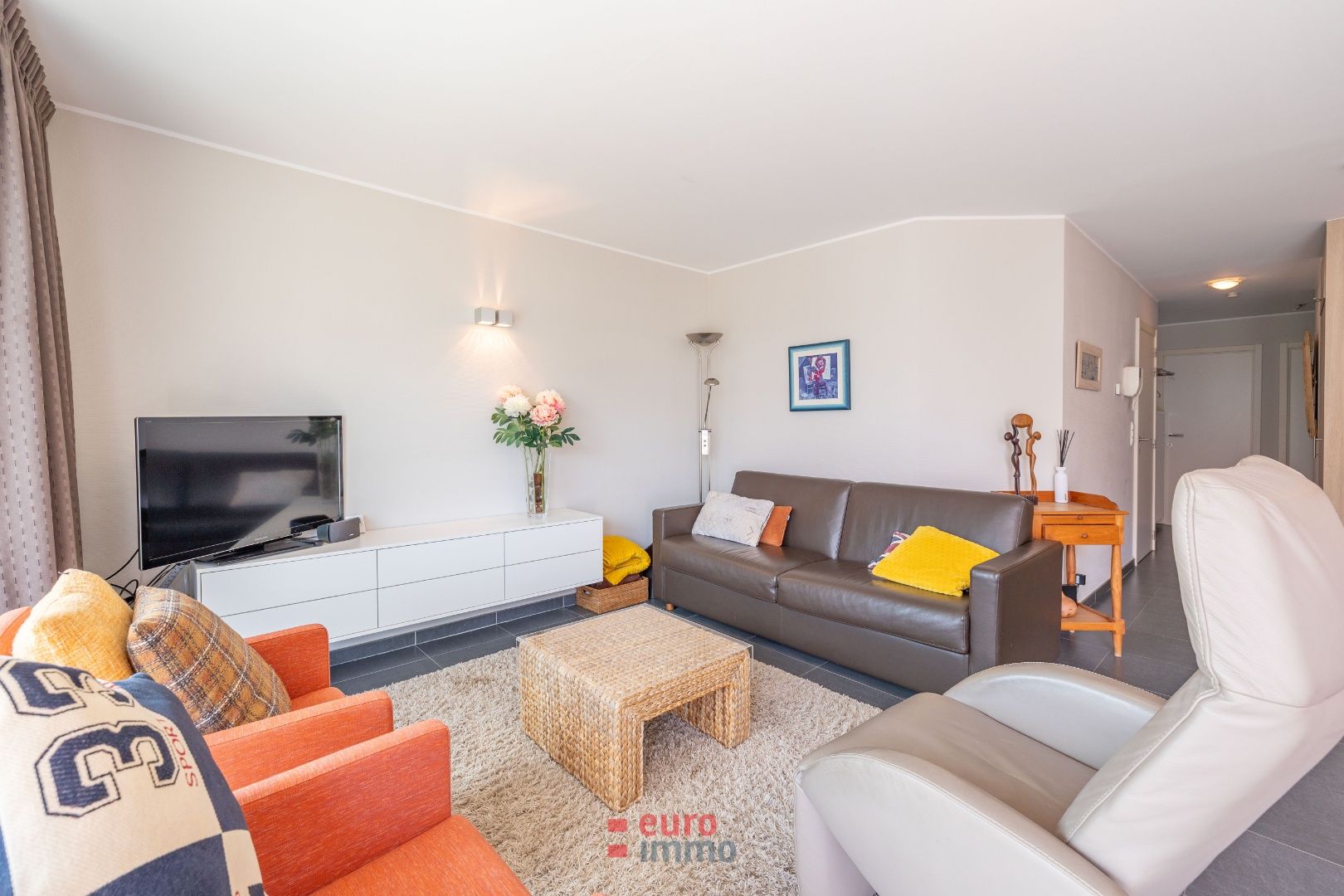 Subliem zuidgericht appartement met mooie breedte! foto 2