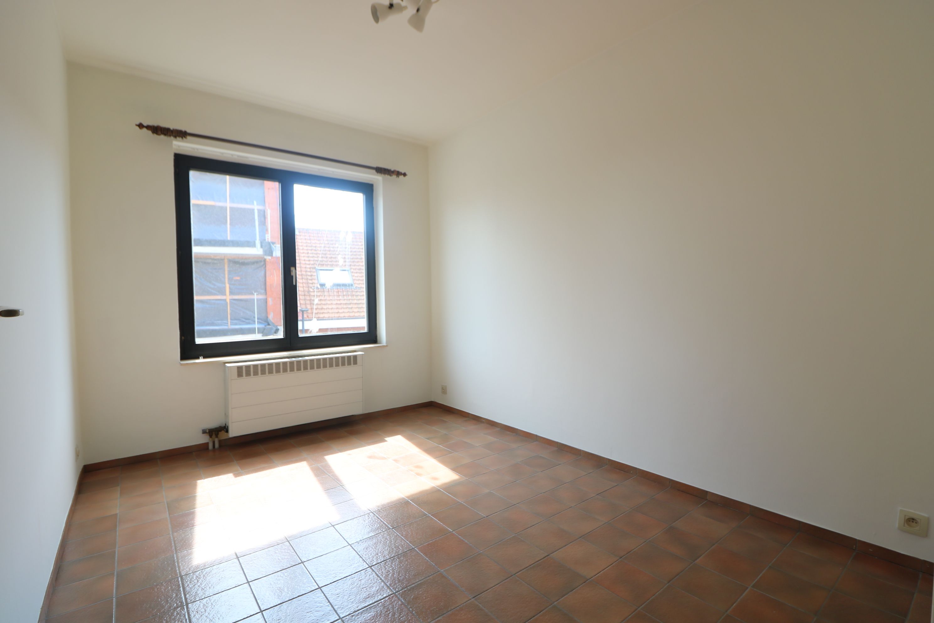 Lichtrijk 3-slaapkamerappartement met garage vlakbij het centrum van Blankenberge. foto 6