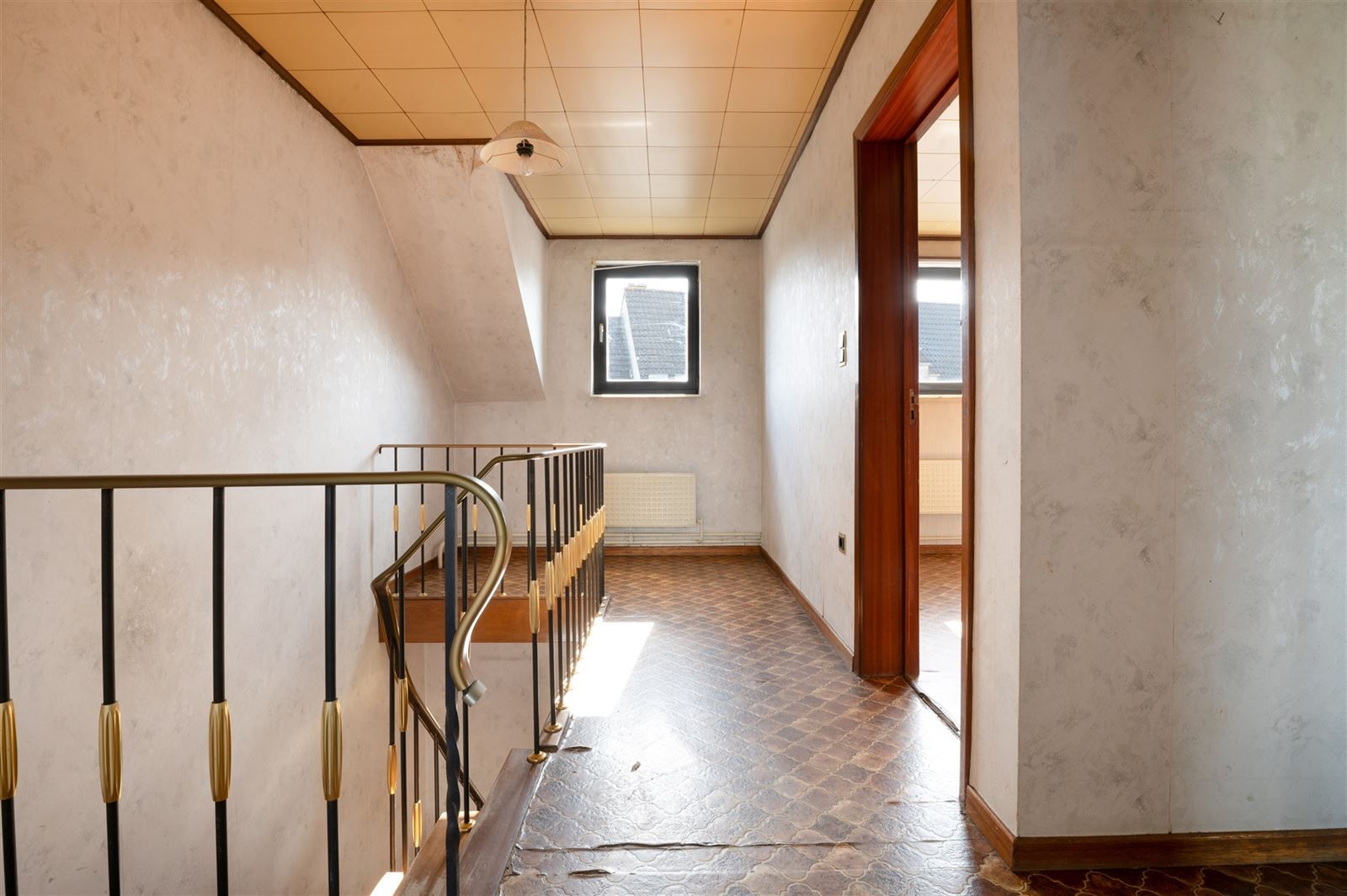 Woning met grote ruimtes en veel lichtinval foto 8