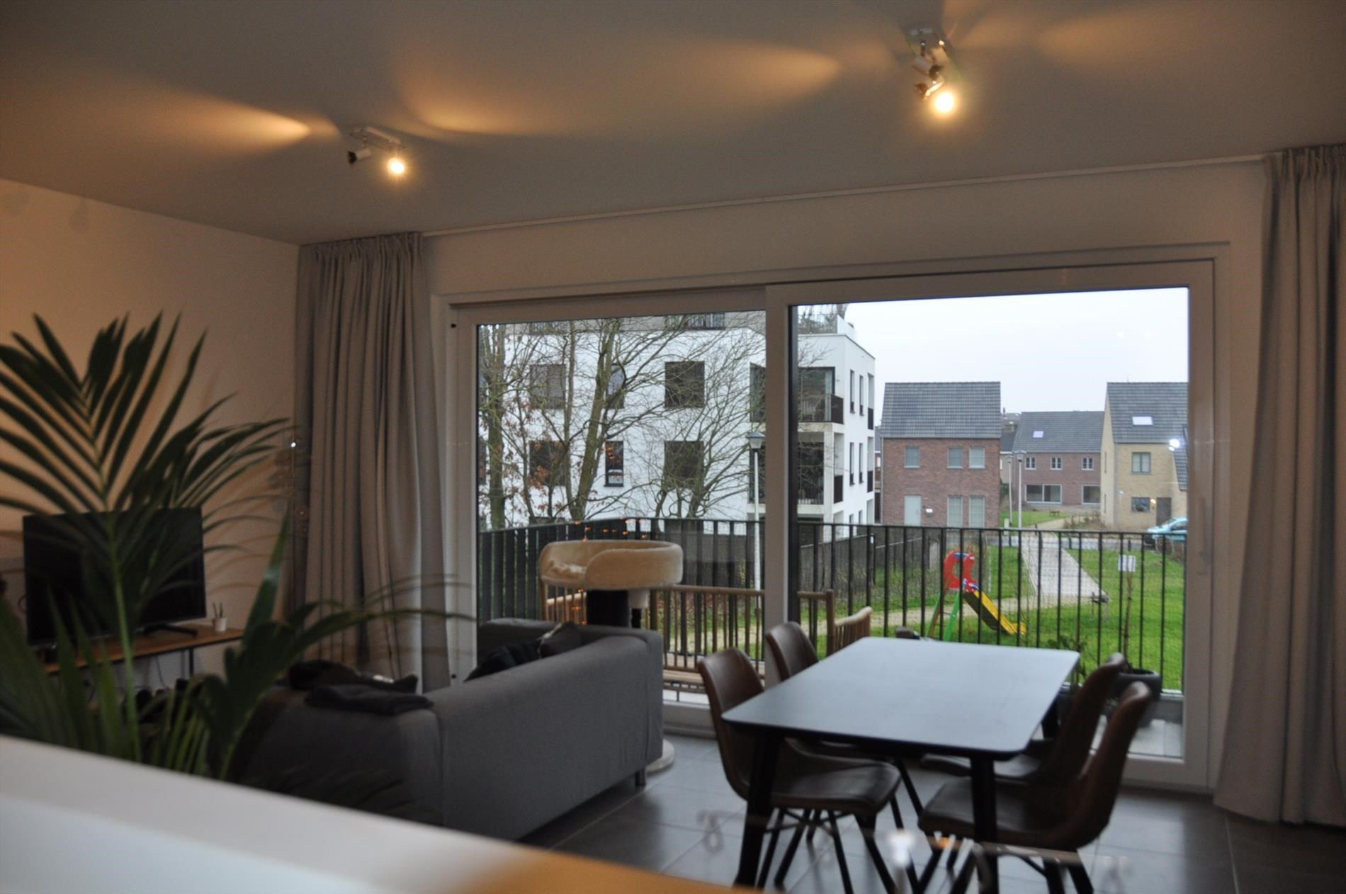 Nieuwbouwappartement met 2 slaapkamers, terras, staanplaats foto 9