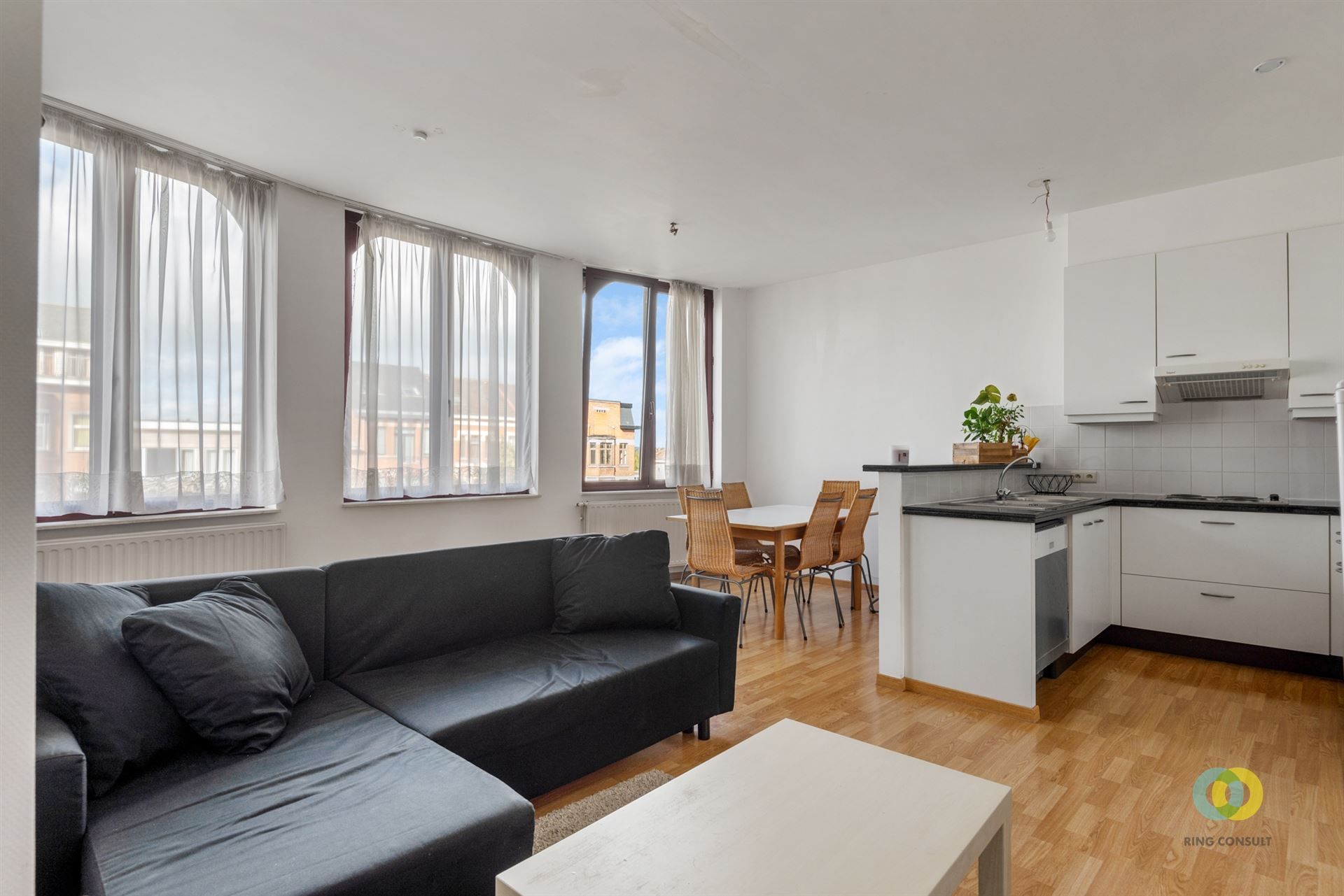 duplex foto {{pictureIndex}}