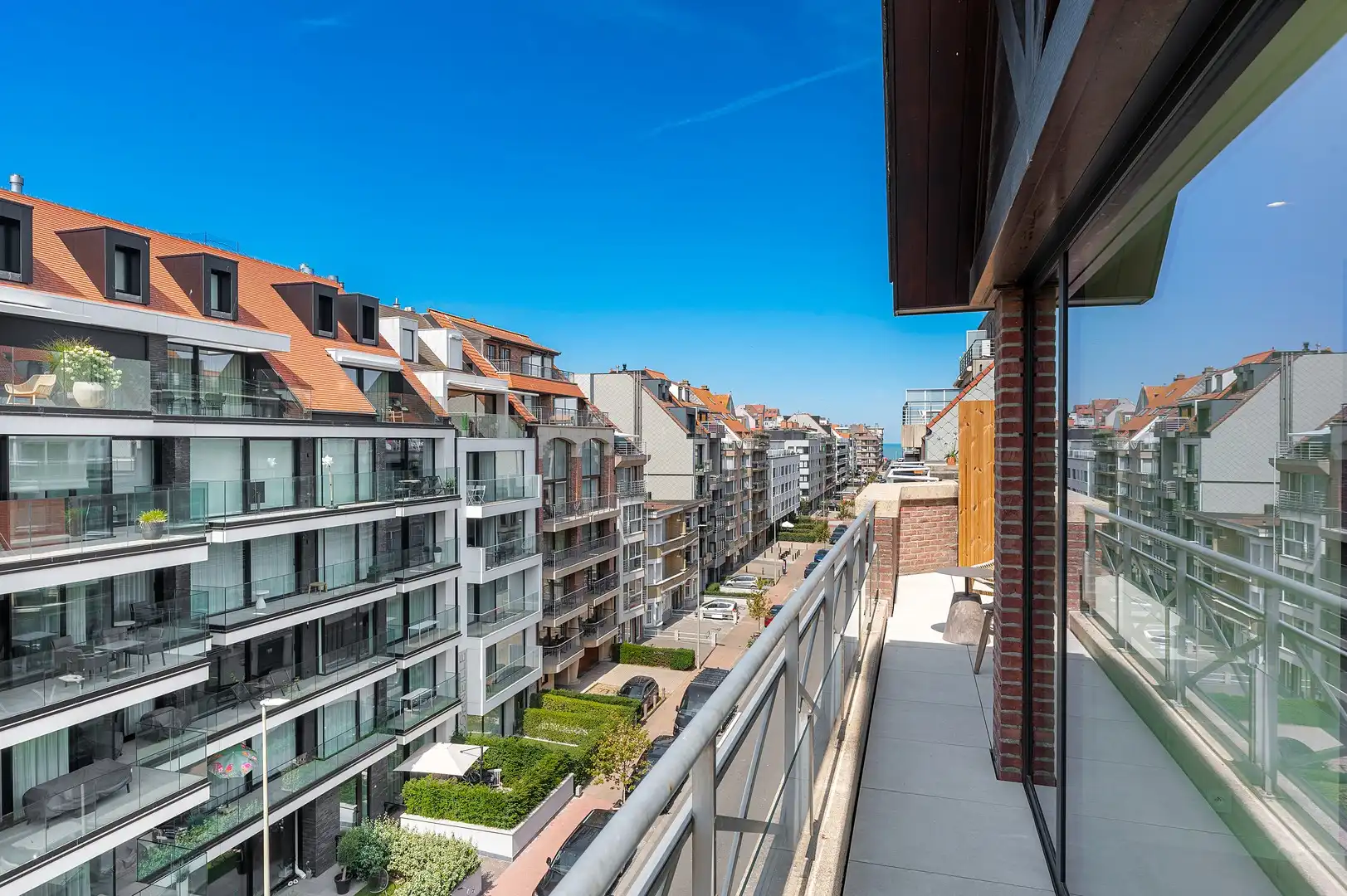 Prachtig gerenoveerd duplex hoekappartement nabij de Lippenslaan. foto 17