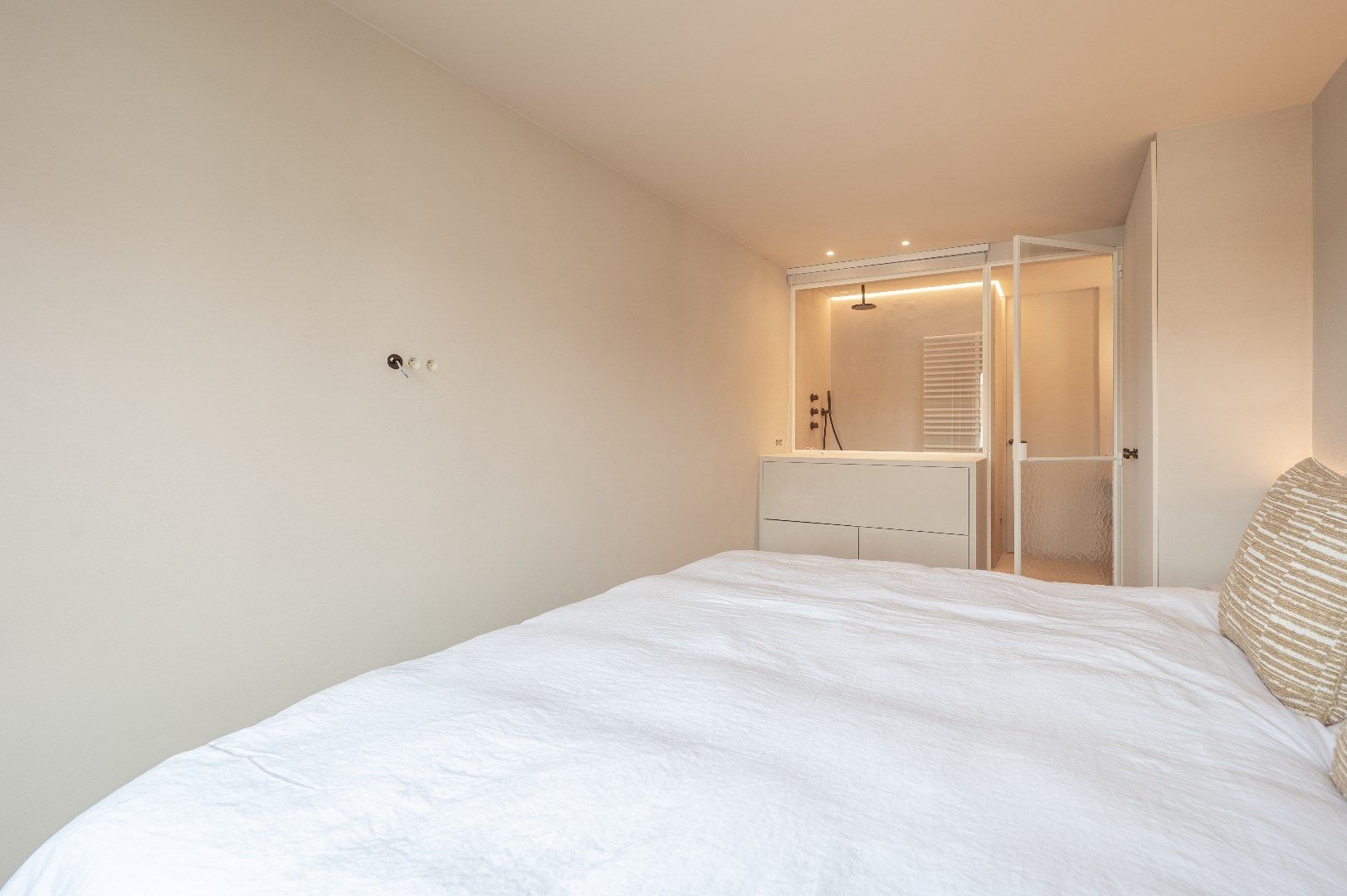 Luxueus gerenoveerd, zuidgericht hoekappartement in een villa residentie te Kustlaan gelegen op 50m van de zeedijk.  foto 19