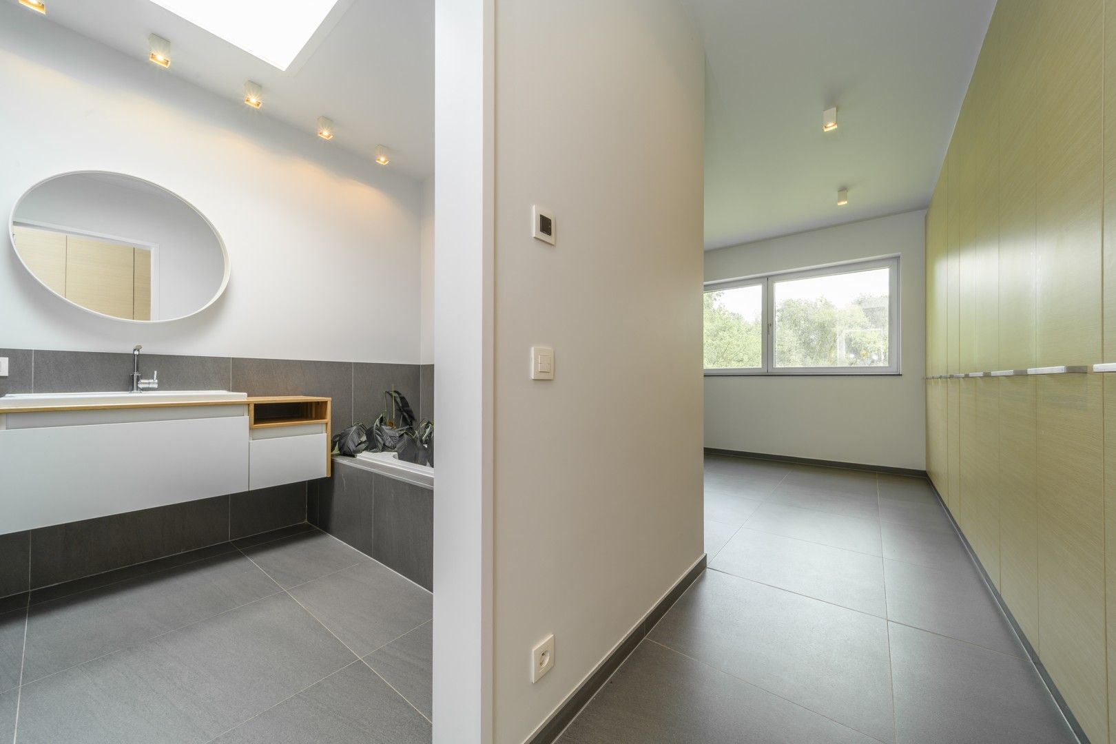 Zeer ruime, moderne en luxueuze villa foto 24